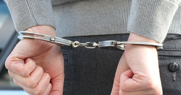 Barbat care ar fi agresat sexual o fetita de 9 ani in scara unui bloc din Sectorul 6, retinut