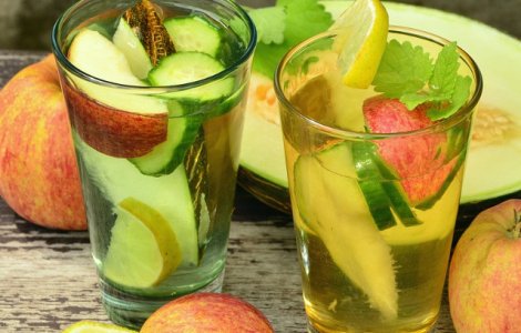  Top  10 motive sa bei zilnic apa cu castravete