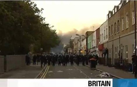  Update  David Cameron ameninta protestatarii: `Veti simti intreaga forta a legii`!