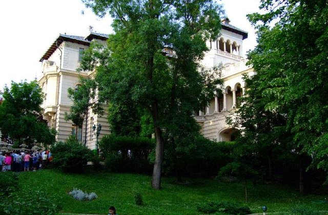 [VIDEO] Alerta la Cotroceni: Un barbat a vrut sa se sinucida