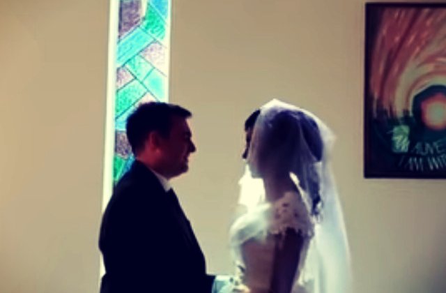 O femeie s-a casatorit la cinci zile dupa ce un crocodil i-a smuls bratul/ VIDEO