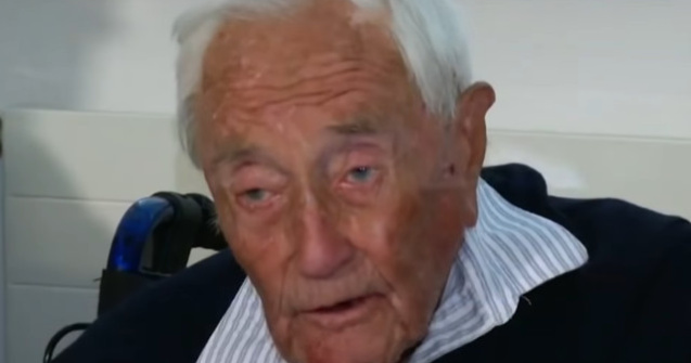 Un cercetator de 104 ani a apelat la sinucidere asistata