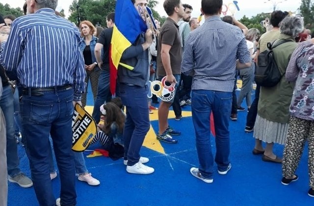 Circa 5.000 de oameni au protestat in Piata Victoriei. Mesajul presedintelui Iohannis pentru manifestanti