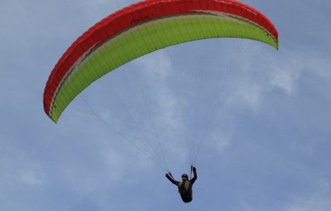 Parapantist de 37 de ani, prabusit de la 10 metri