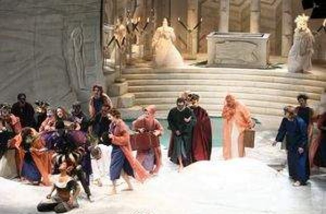 Sute de actori, loviti de ordonanta lui Boc