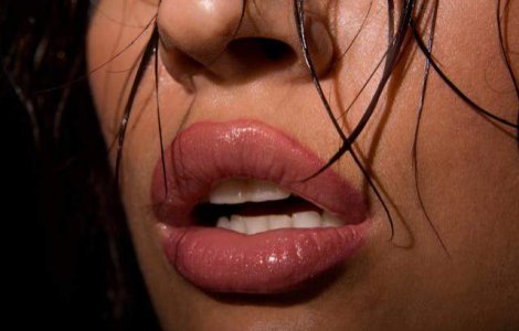 Satisfactia sexuala "se citeste" pe buze