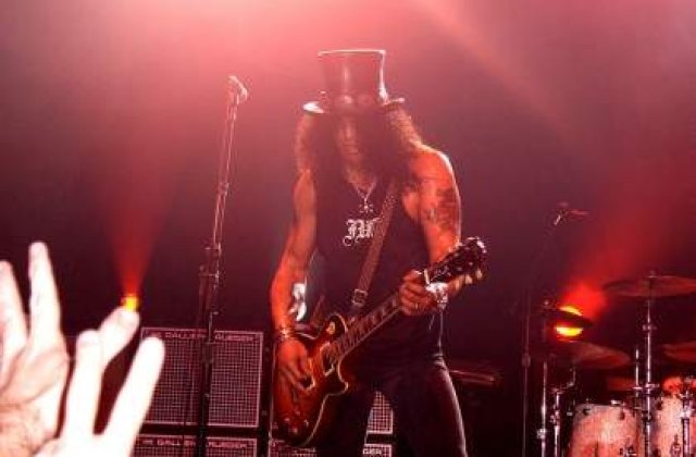 Slash colaboreaza cu Mary J. Blige
