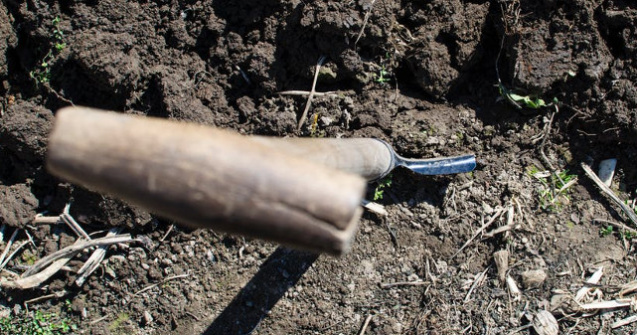 Un barbat din Sibiu a gasit o bomba de 150 de kg, neexplodata, langa o groapa de gunoi