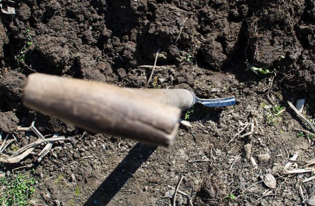 Un barbat din Sibiu a gasit o bomba de 150 de kg, neexplodata, langa o groapa de gunoi