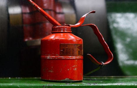 Doi romani si un bosniac, prinsi in flagrant in timp ce faceau contrabanda cu motorina pe Dunare