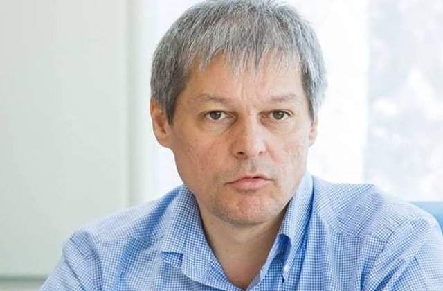 Ciolos: Ma sperie entuziasmul aproape sinucigas cu care liderii coalitiei duc tara intr-o fundatura in politica externa