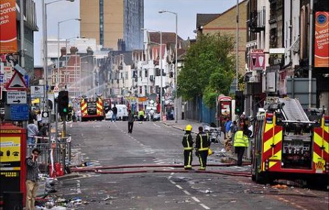  Top  Protestatari sau eroi, pe prima pagina a ziarelor britanice