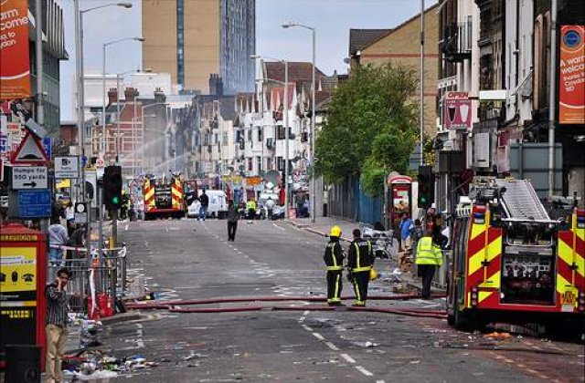 Protestatari sau eroi, pe prima pagina a ziarelor britanice