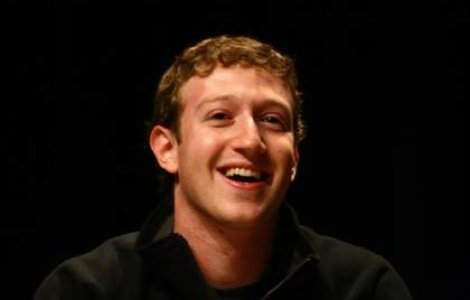  Video  Mark Zuckerberg si Facebook in 2005