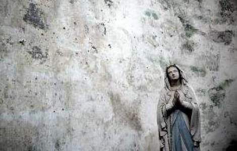 Cele mai frumoase traditii, obiceiuri si superstitii de Sfanta Maria