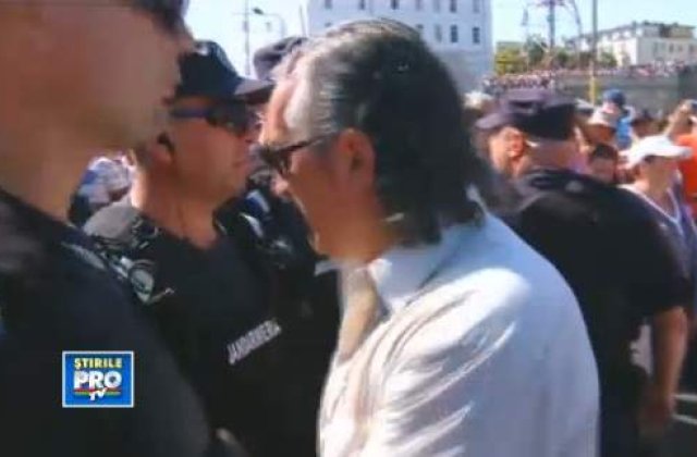 Lozinci anti presedintie la Ziua Marinei pentru un presedinte absent