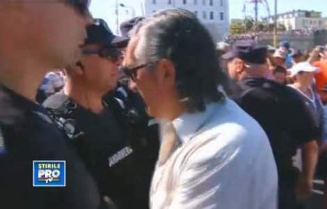 Lozinci anti presedintie la Ziua Marinei pentru un presedinte absent