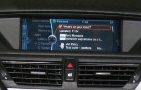 Video  Cum poti avea Facebook si Twitter pe display-ul masinii