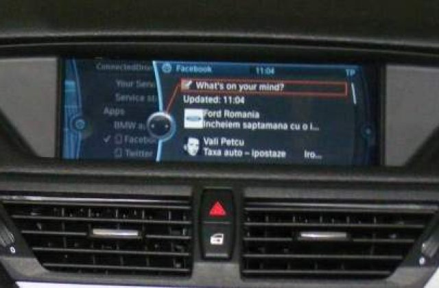 [VIDEO] Cum poti avea Facebook si Twitter pe display-ul masinii