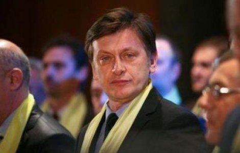 Cum va ajunge Antonescu presedinte in 2012?