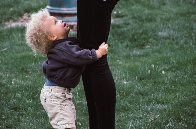 Cum isi exprima copiii recunostinta? 9 mesaje amuzante pentru parintii devotati