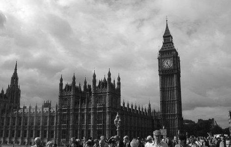 Razboiul din Afganistan, in spatele revoltelor de la Londra?