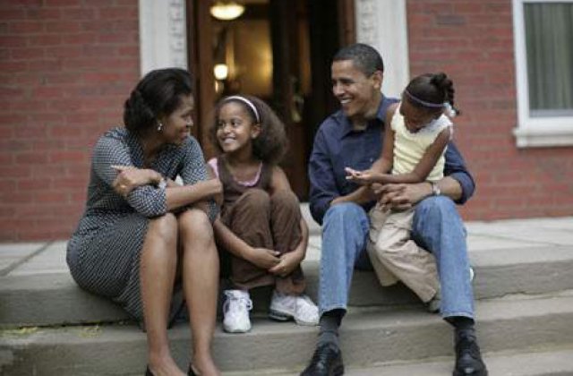 Obama isi foloseste garzile de corp pentru a-i indeparta pe baieti de fiicele sale