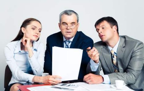 Angajatii "grosolani" castiga mai bine decat cei amabili