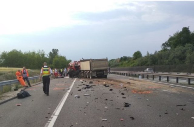 MAI, dupa accidentul din Ungaria: "Nu uitati: nu sunteti singurii participanti la trafic, iar soselele nu va apartin!"