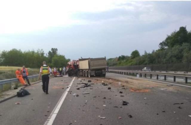 MAI, dupa accidentul din Ungaria: "Nu uitati: nu sunteti singurii participanti la trafic, iar soselele nu va apartin!"