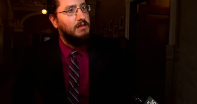 Doi parinti si-au dat in judecata fiul de 30 de ani pentru a se muta