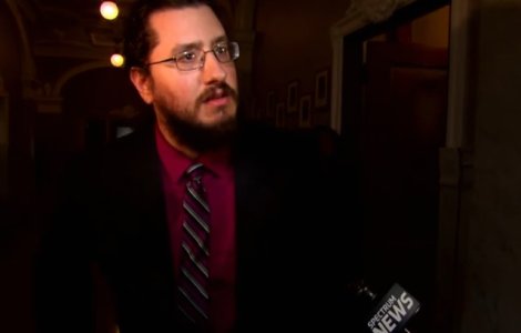 Doi parinti si-au dat in judecata fiul de 30 de ani pentru a se muta