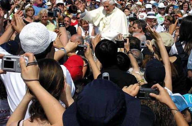 Madrid: Violentele impotriva vizitei Papei continua