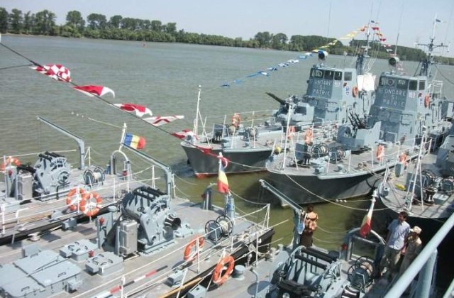 Flota Romaniei: Cimitirul "vesel" al lui Basescu