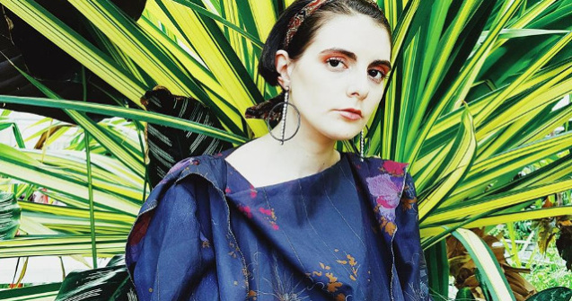 O cunoscuta bloggerita de moda din Romania s-a aruncat de la etajul sase