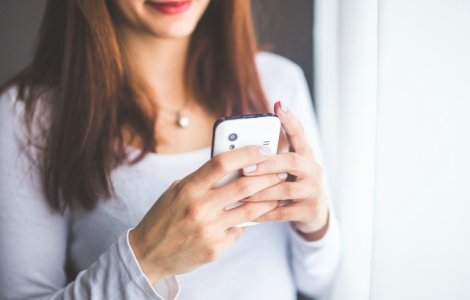  Top  8 situatii cand nu este indicat sa iti verifici telefonul