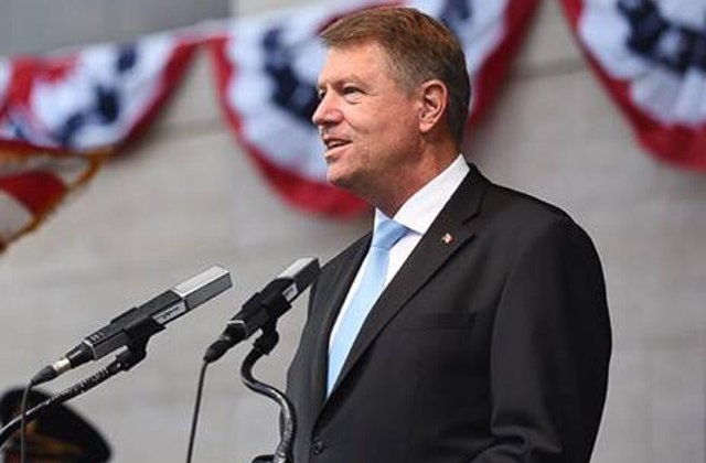 Un barbat care a strigat catre Iohannis a fost amendat. Ce i-a spus presedintelui