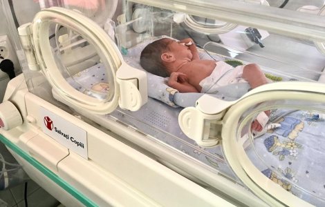 Sibiu: Cel mai mic copil supravietuitor in maternitate s-a nascut la 24 saptamani si cantarea 500 de grame