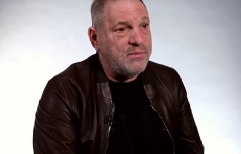 Harvey Weinstein s-a predat politistilor din New York si a fost pus sub acuzare de viol si agresiune sexuala