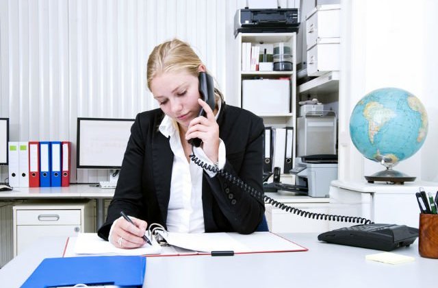 Studiu: 64% dintre angajati sunt deranjati de zgomotul ambiental, ceea ce duce la scaderea productivitatii