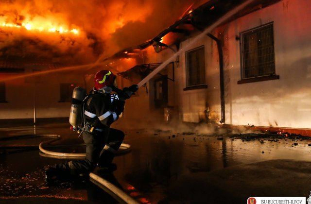ISUBIF: Incendiu la acoperisul Scolii nr. 124 din sectorul 5 al Capitalei; institutia nu are autorizatia de securitate