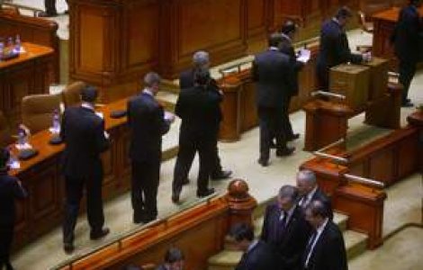 Absolventi de educatie fizica, pe post de juristi si finantisti