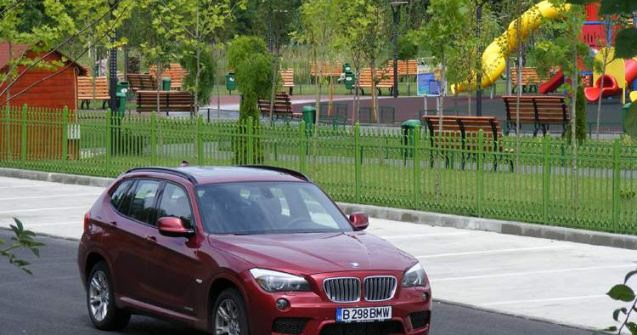 Drive test BMW X1 xDrive28i - De la 6 la 4 cilindri. Si numai avantaje