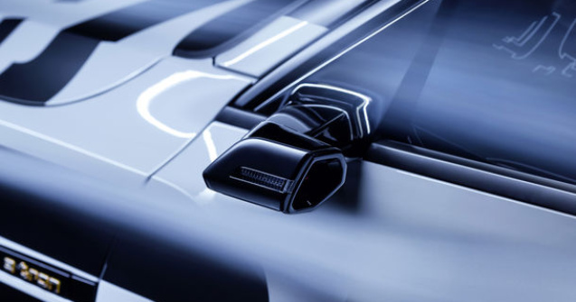 Informatii noi despre Audi e-tron: SUV-ul electric va deveni primul model de serie cu camere video incorporate in oglinzile laterale