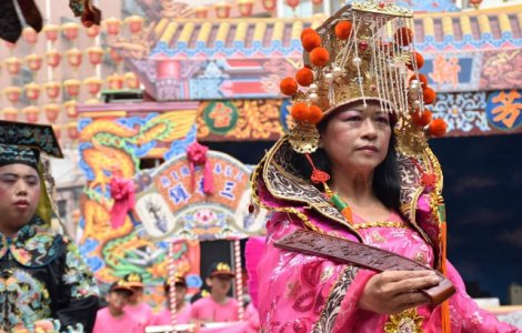  Top  Ritualuri si traditii bizare din intreaga lume care te vor lasa fara replica