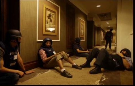  Video  Situatie disperata: Jurnalisti tinuti ostatici de trupele pro-Gaddafi