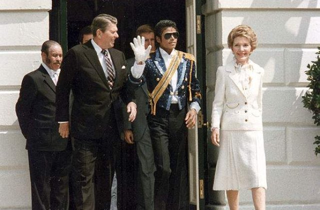 "Michael Jackson a fost lasat sa moara pentru ca valora mai mult mort decat viu"