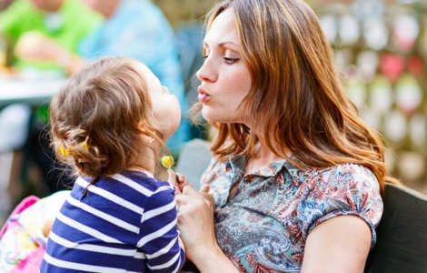  Top  9 pasi pentru construirea unei relatii puternice intre parinti si copilul lor