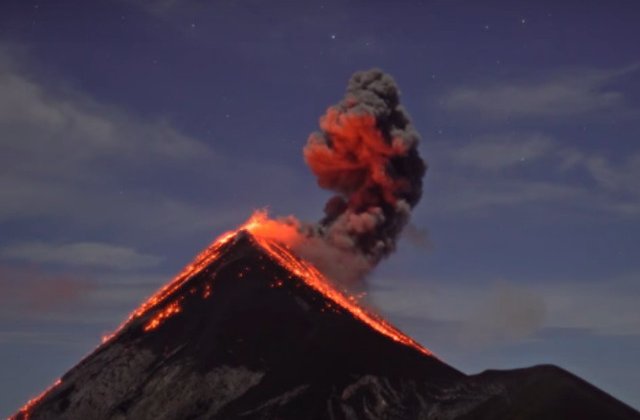Vulcanul Fuego si-a incheiat eruptia de 16 ore cu un bilant de 25 de morti si 1,7 milioane de persoane afectate