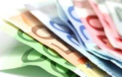 Salariul mediu net a urcat la 361 euro